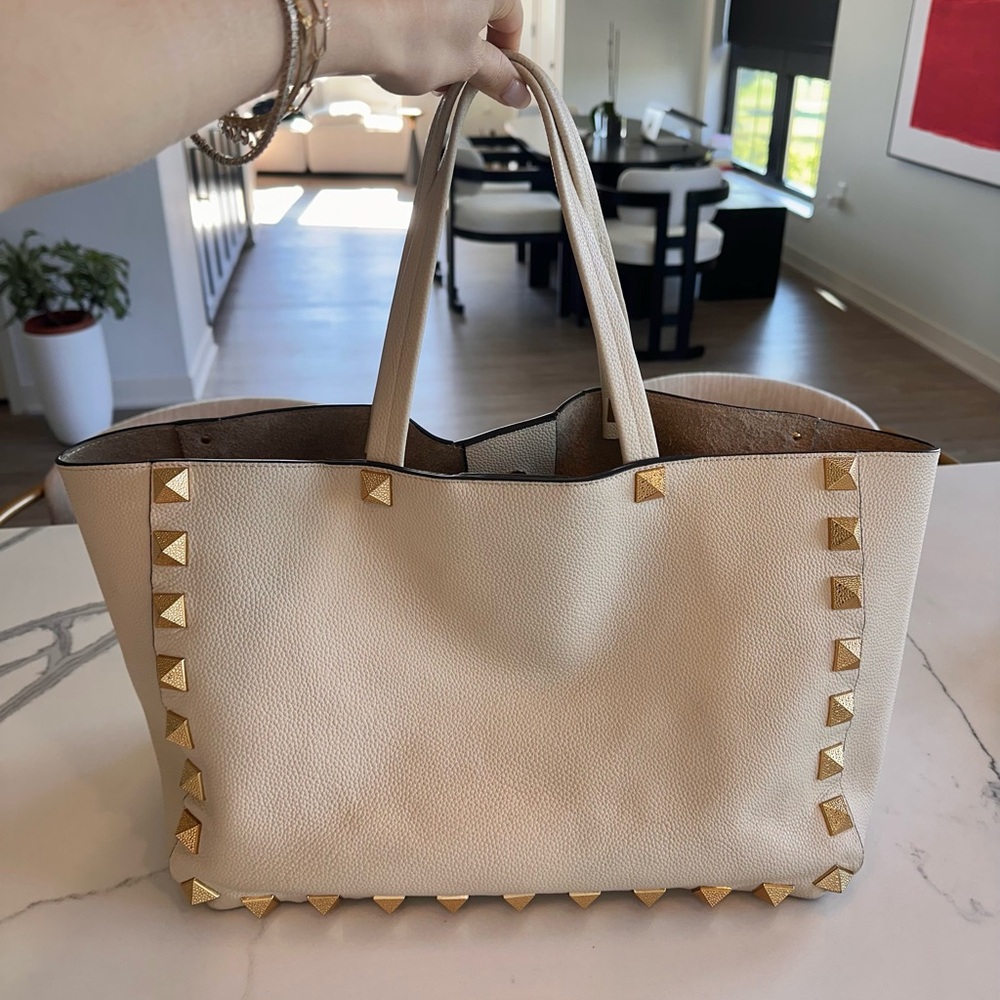 Valentino Garavani Roman Stud Shopper Tote Cream